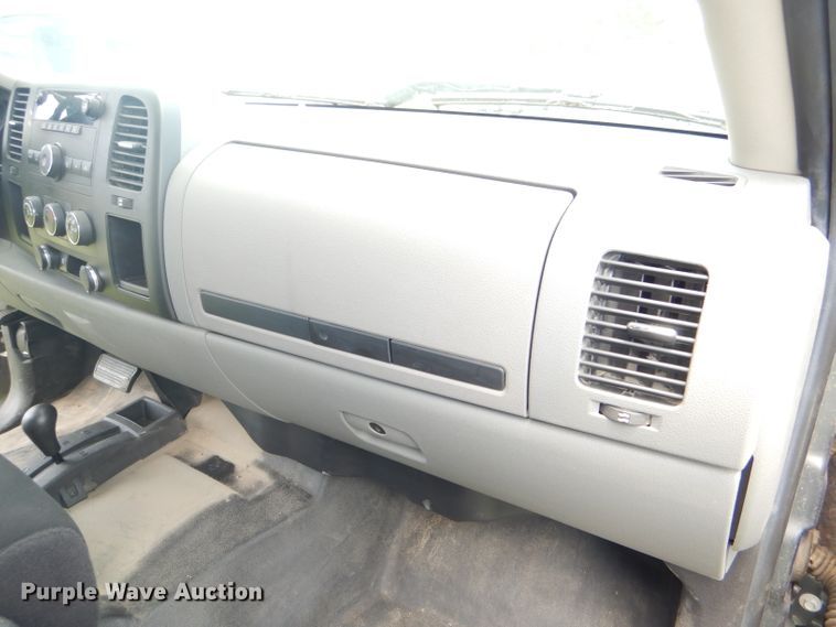 image for item DG4795 2011 Chevrolet Silverado 1500 Ext. Cab pickup truck