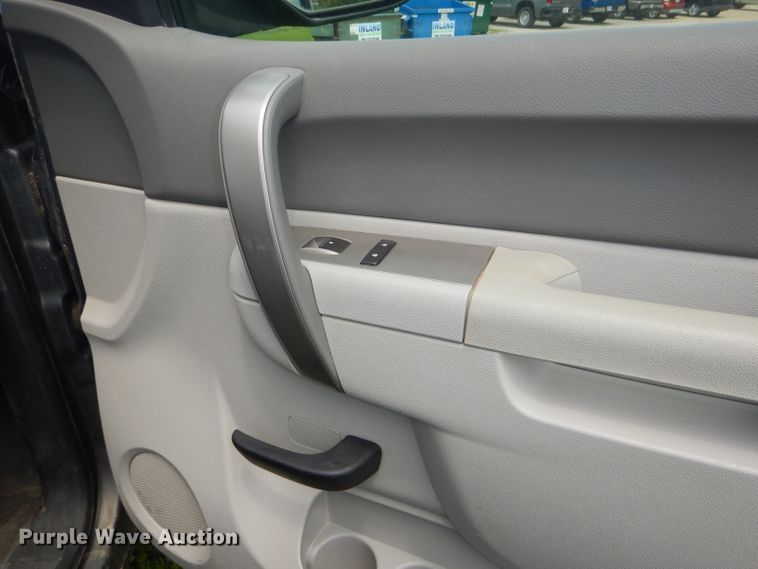 image for item DG4795 2011 Chevrolet Silverado 1500 Ext. Cab pickup truck