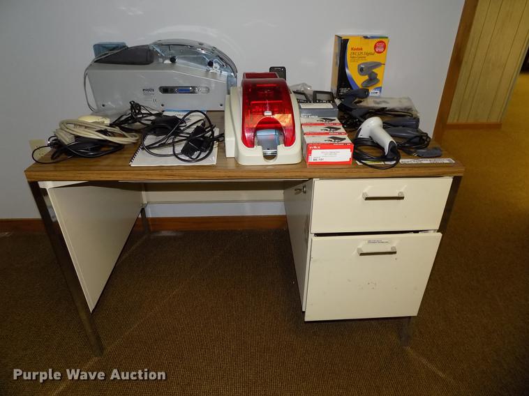 image for item DZ9715 Office supplies