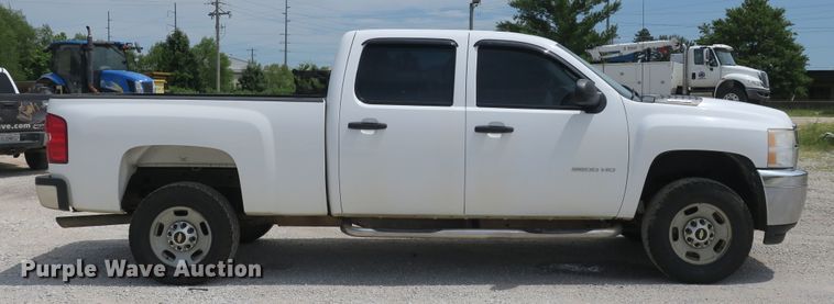image for item EA9310 2011 Chevrolet Silverado 2500HD Crew Cab pickup truck