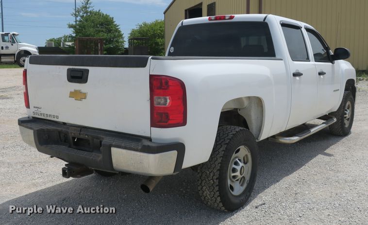 image for item EA9310 2011 Chevrolet Silverado 2500HD Crew Cab pickup truck