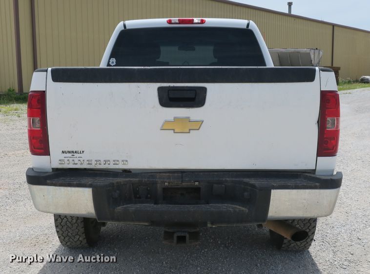 image for item EA9310 2011 Chevrolet Silverado 2500HD Crew Cab pickup truck