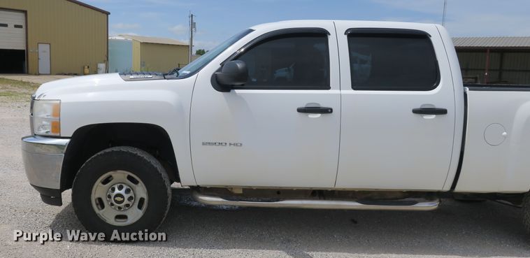 image for item EA9310 2011 Chevrolet Silverado 2500HD Crew Cab pickup truck
