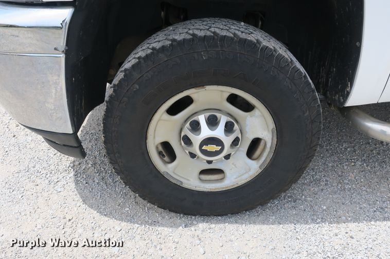 image for item EA9310 2011 Chevrolet Silverado 2500HD Crew Cab pickup truck