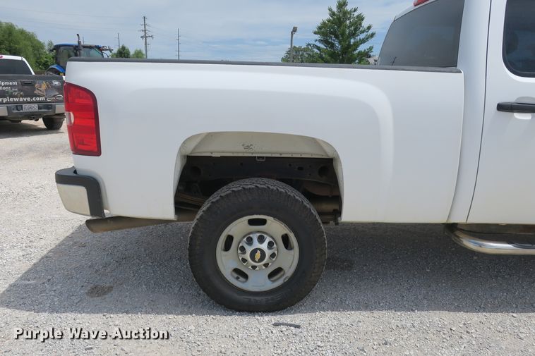 image for item EA9310 2011 Chevrolet Silverado 2500HD Crew Cab pickup truck