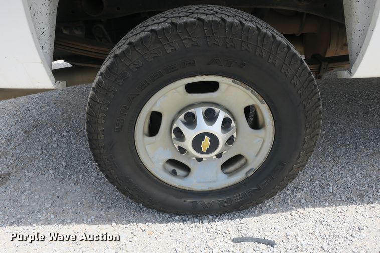 image for item EA9310 2011 Chevrolet Silverado 2500HD Crew Cab pickup truck