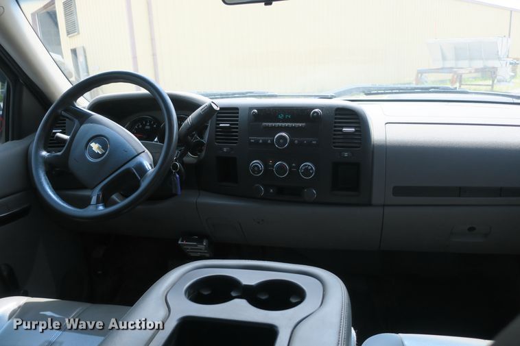 image for item EA9310 2011 Chevrolet Silverado 2500HD Crew Cab pickup truck