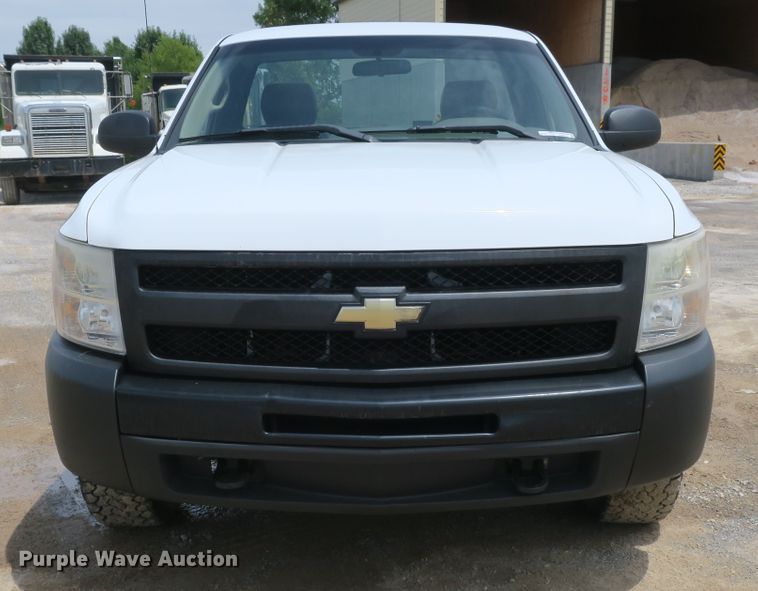 image for item EA9311 2011 Chevrolet Silverado 1500 pickup truck