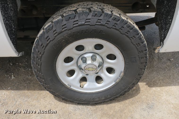 image for item EA9311 2011 Chevrolet Silverado 1500 pickup truck