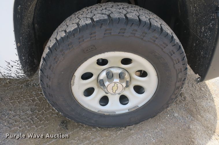 image for item EA9311 2011 Chevrolet Silverado 1500 pickup truck