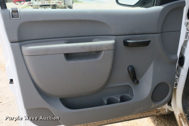 image for item EA9311 2011 Chevrolet Silverado 1500 pickup truck