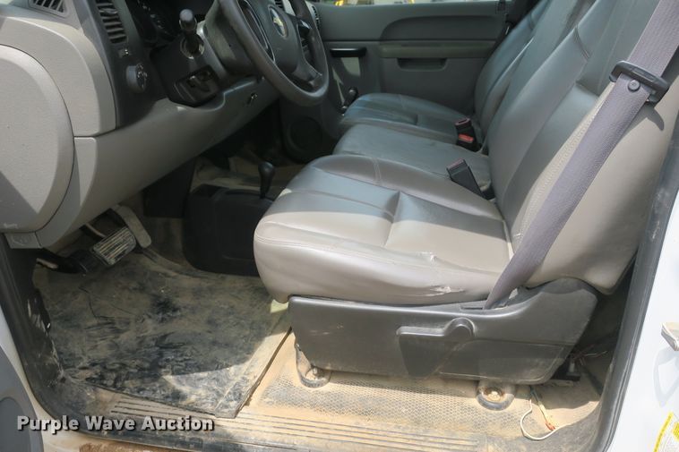 image for item EA9311 2011 Chevrolet Silverado 1500 pickup truck