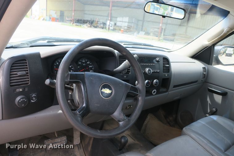 image for item EA9311 2011 Chevrolet Silverado 1500 pickup truck