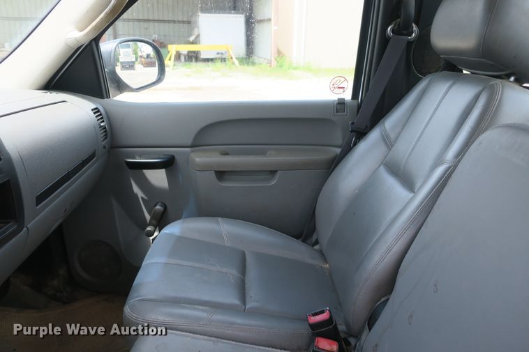 image for item EA9311 2011 Chevrolet Silverado 1500 pickup truck