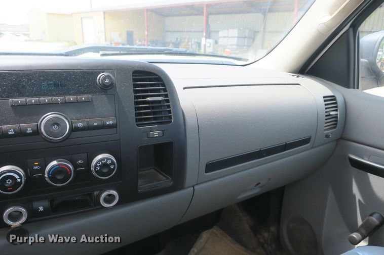 image for item EA9311 2011 Chevrolet Silverado 1500 pickup truck