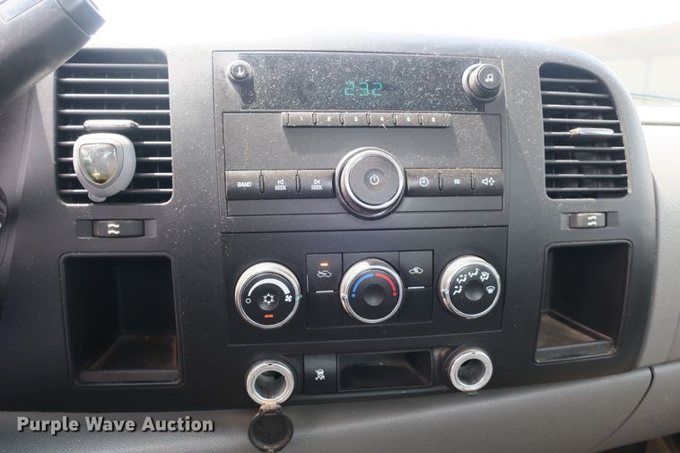 image for item EA9311 2011 Chevrolet Silverado 1500 pickup truck