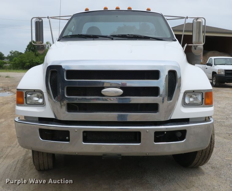 image for item EA9312 2008 Ford F650 Super Duty XLT truck cab and chassis