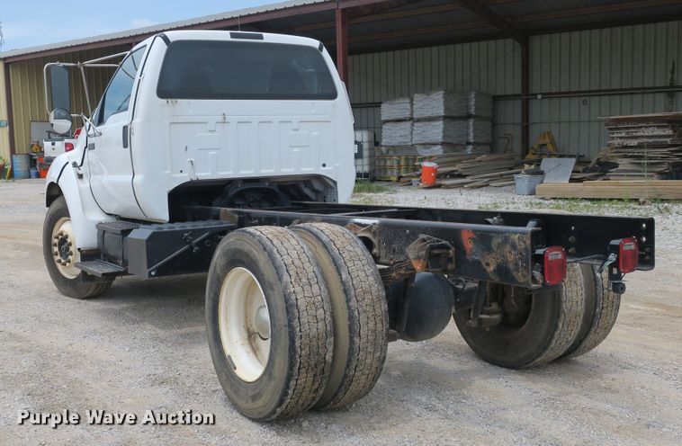 image for item EA9312 2008 Ford F650 Super Duty XLT truck cab and chassis