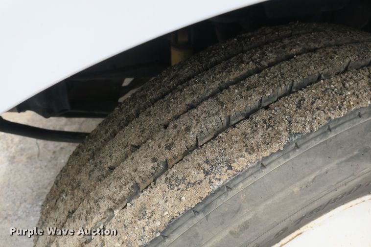 image for item EA9312 2008 Ford F650 Super Duty XLT truck cab and chassis