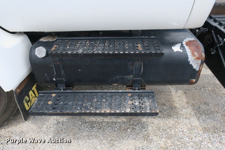 image for item EA9312 2008 Ford F650 Super Duty XLT truck cab and chassis