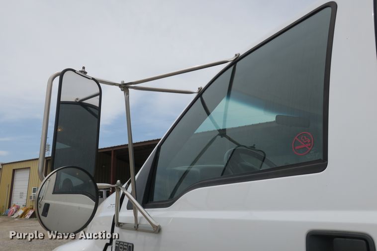 image for item EA9312 2008 Ford F650 Super Duty XLT truck cab and chassis