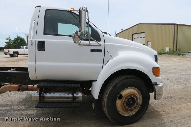 image for item EA9312 2008 Ford F650 Super Duty XLT truck cab and chassis