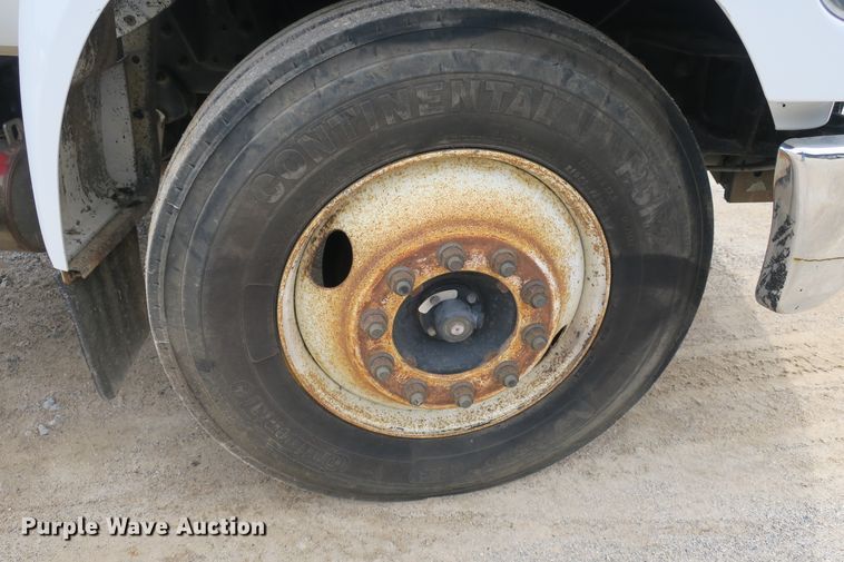 image for item EA9312 2008 Ford F650 Super Duty XLT truck cab and chassis