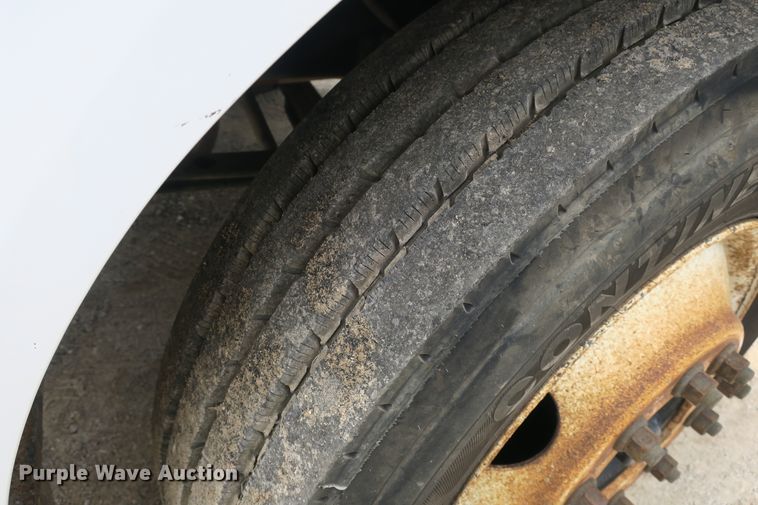 image for item EA9312 2008 Ford F650 Super Duty XLT truck cab and chassis