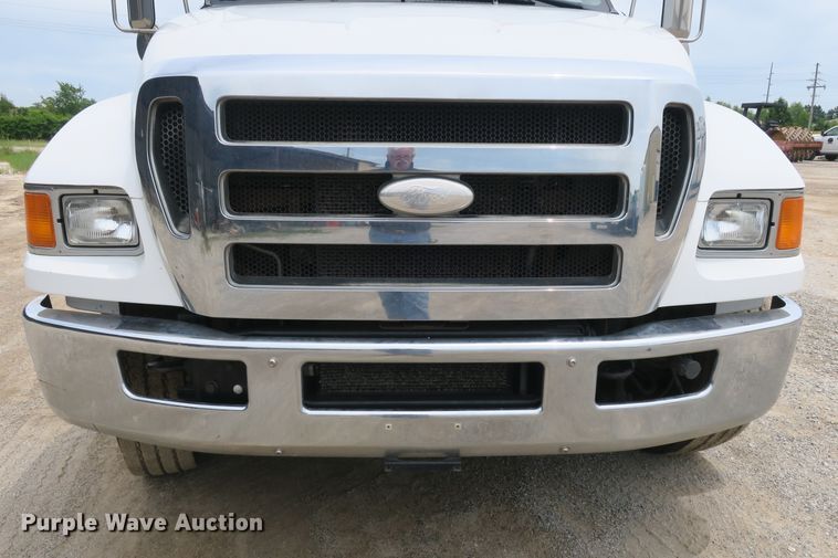 image for item EA9312 2008 Ford F650 Super Duty XLT truck cab and chassis