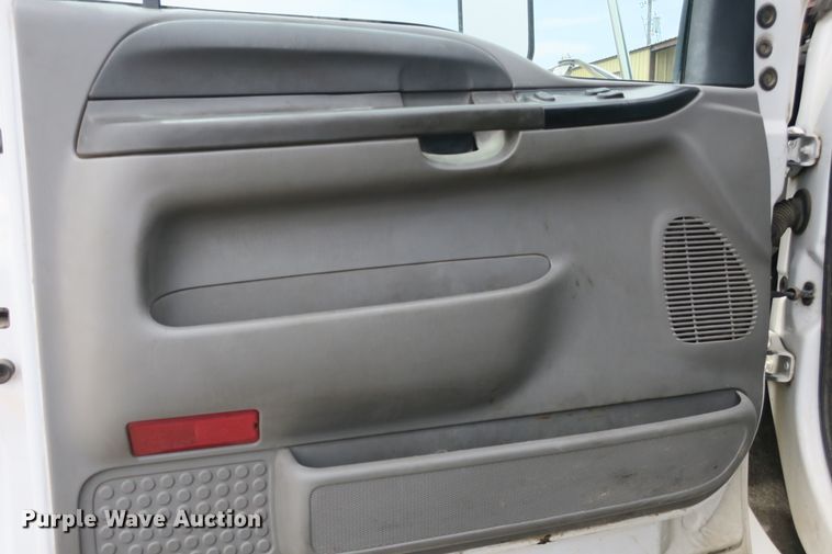 image for item EA9312 2008 Ford F650 Super Duty XLT truck cab and chassis