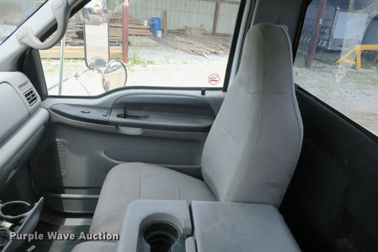 image for item EA9312 2008 Ford F650 Super Duty XLT truck cab and chassis