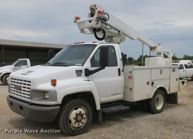 image for item EA9314 2008 GMC C5500 bucket truck