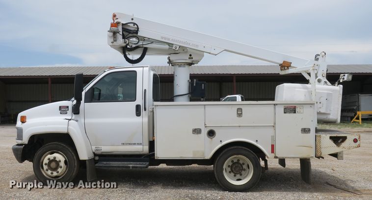 image for item EA9314 2008 GMC C5500 bucket truck