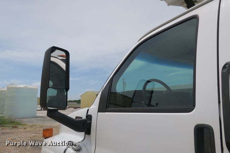 image for item EA9314 2008 GMC C5500 bucket truck