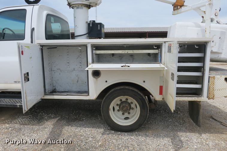 image for item EA9314 2008 GMC C5500 bucket truck