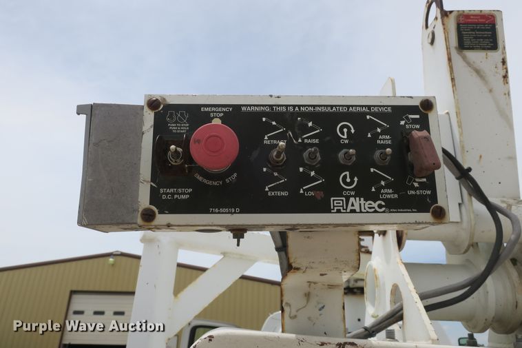 image for item EA9314 2008 GMC C5500 bucket truck