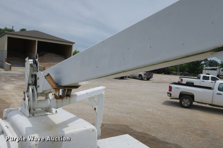image for item EA9314 2008 GMC C5500 bucket truck