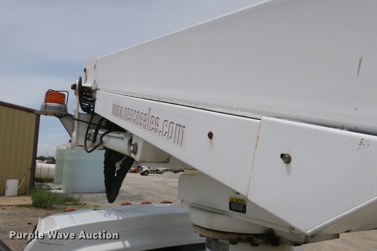 image for item EA9314 2008 GMC C5500 bucket truck