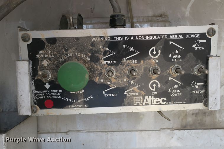 image for item EA9314 2008 GMC C5500 bucket truck