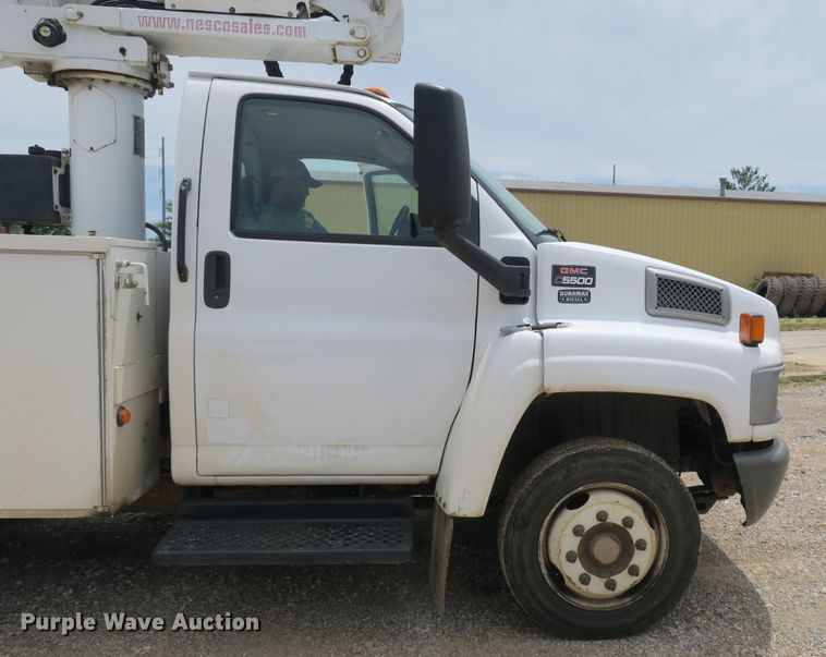 image for item EA9314 2008 GMC C5500 bucket truck