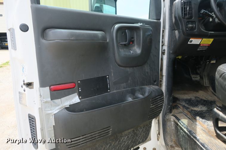 image for item EA9314 2008 GMC C5500 bucket truck