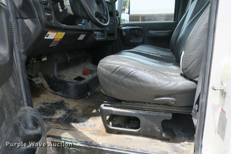 image for item EA9314 2008 GMC C5500 bucket truck