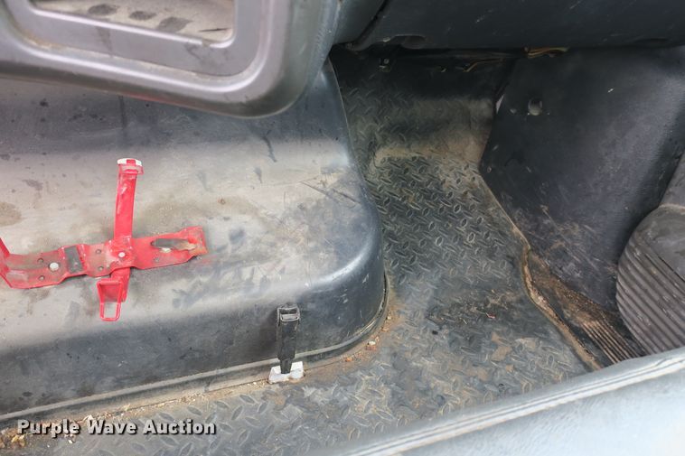 image for item EA9314 2008 GMC C5500 bucket truck