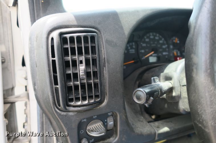 image for item EA9314 2008 GMC C5500 bucket truck