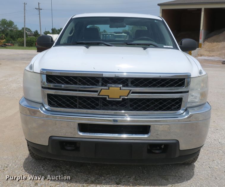 image for item EA9315 2011 Chevrolet Silverado 2500HD Crew Cab pickup truck