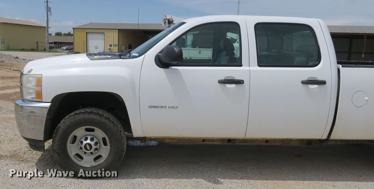 image for item EA9315 2011 Chevrolet Silverado 2500HD Crew Cab pickup truck