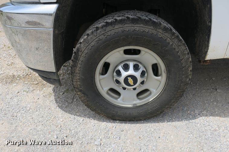 image for item EA9315 2011 Chevrolet Silverado 2500HD Crew Cab pickup truck