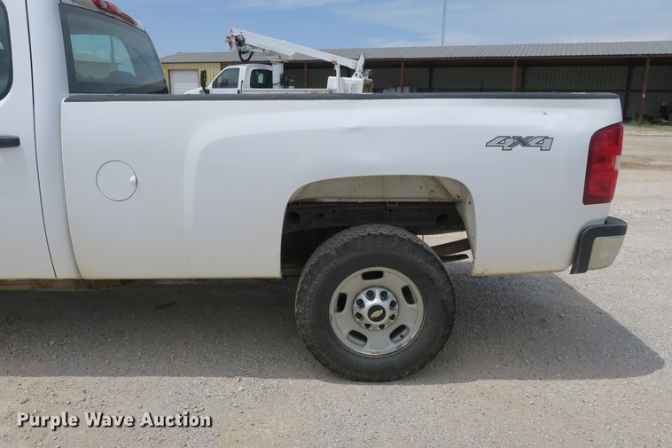 image for item EA9315 2011 Chevrolet Silverado 2500HD Crew Cab pickup truck