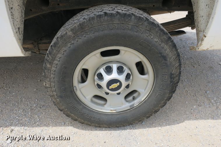 image for item EA9315 2011 Chevrolet Silverado 2500HD Crew Cab pickup truck