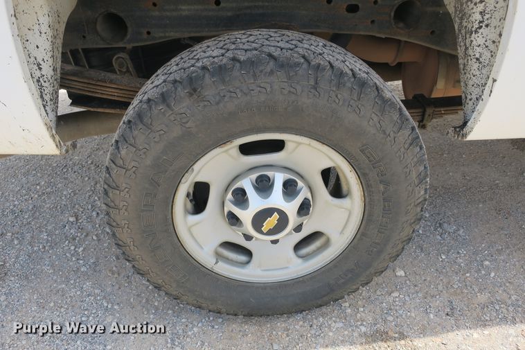 image for item EA9315 2011 Chevrolet Silverado 2500HD Crew Cab pickup truck